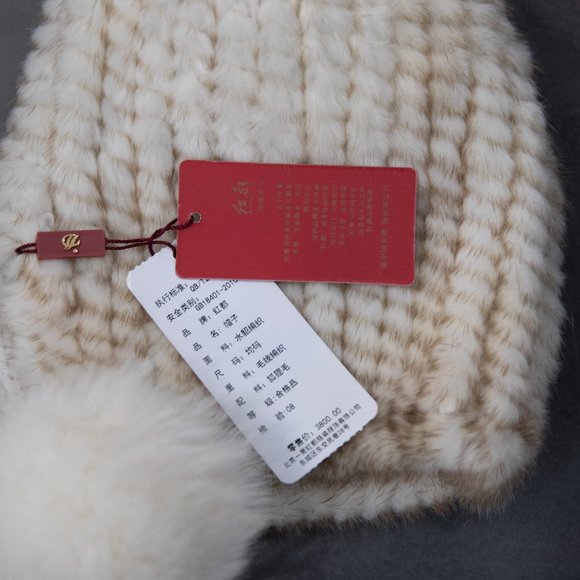 Mink Fur Hat Beanie White/Beige Pom Pom Puffs China Brand New - Picture 6 of 8